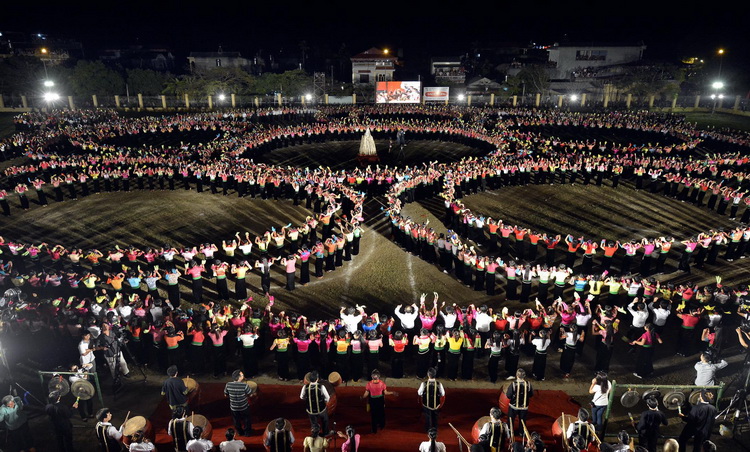 4. Tổ chức các hoạt động hành trình cộng đồng và các hoạt động trải nghiệm mạo hiểm tại huyện Văn Chấn và Trạm Tấu - Ảnh 1