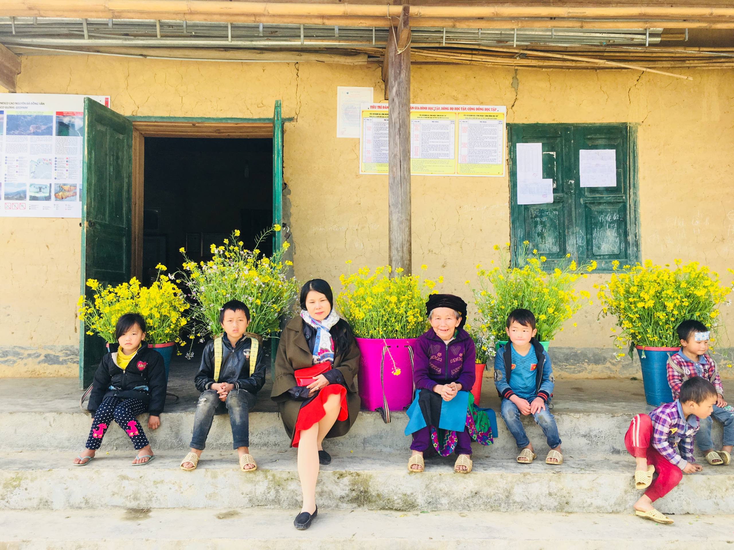 Quý khách ăn tối thưởng thức các món ăn ngon đặc sản ẩm thực Tây Bắc, tự do dạo chơi Quý khách ăn tối thưởng thức các món ăn ngon đặc sản ẩm thực Tây Bắc, tự do dạo chơi