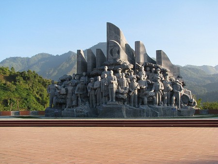 Hà Nội – Mai Châu – Mộc Châu - Điện Biên – Mù Cang Chải –Tú Lệ - Nghĩa Lộ - Suối Giàng