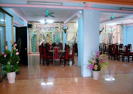 Khách Sạn Tháp Vàng