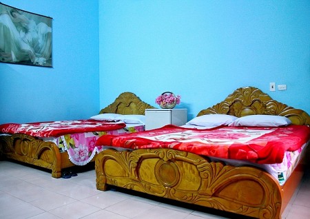 Khách Sạn Tháp Vàng