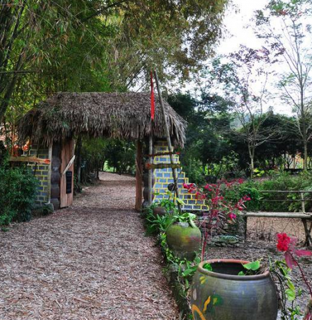 Resort Vịt Cổ Xanh (La Ferme Du Covert Resort) Hòa Bình