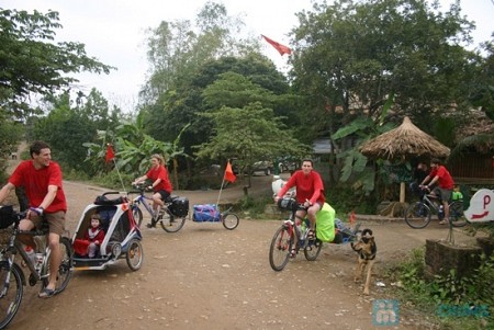 Resort Vịt Cổ Xanh (La Ferme Du Covert Resort) Hòa Bình