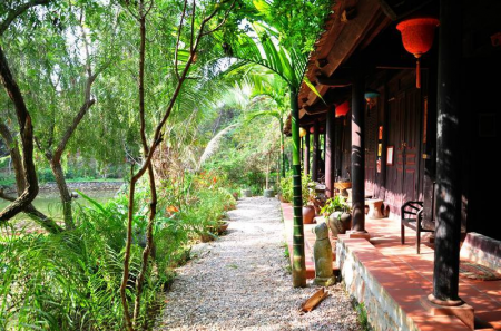 Resort Vịt Cổ Xanh (La Ferme Du Covert Resort) Hòa Bình