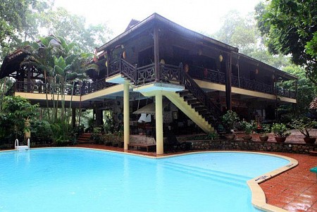 Resort Vịt Cổ Xanh (La Ferme Du Covert Resort) Hòa Bình