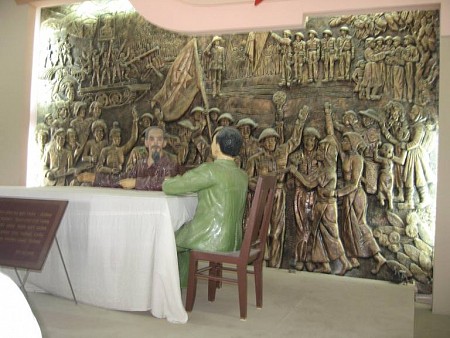 Tây Bắc 5 Ngày 4 Đêm: Hà Nội -  Mai Châu – Sơn La – Điện Biên – Sapa (đi xe,về tàu)