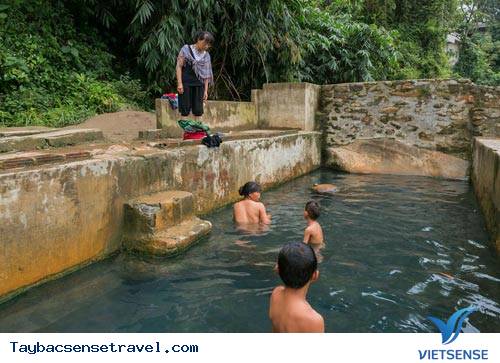 Tắm nước khoáng nóng miễn phí - Ảnh 1 Tắm nước khoáng nóng miễn phí - Ảnh 1