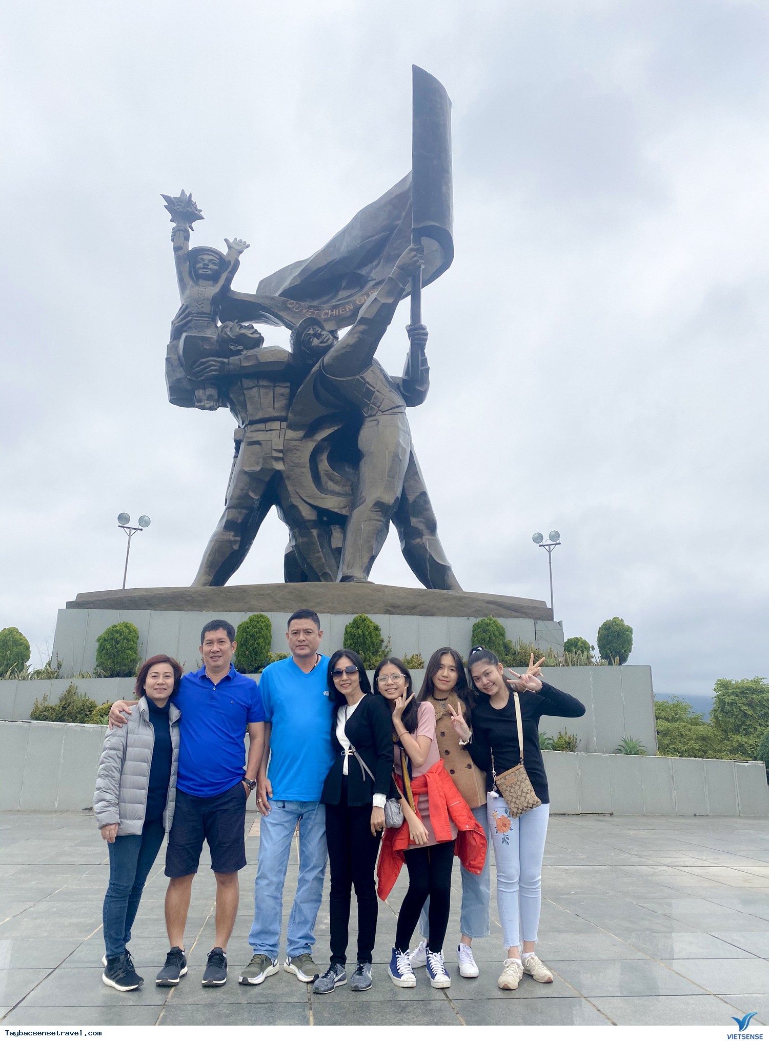 Ảnh Đoàn khách thăm quan Tây bắc 28-31/12 - Ảnh 3 Ảnh Đoàn khách thăm quan Tây bắc 28-31/12 - Ảnh 3