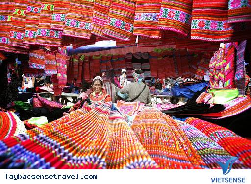 Chợ Đồng Văn (Hà Giang)