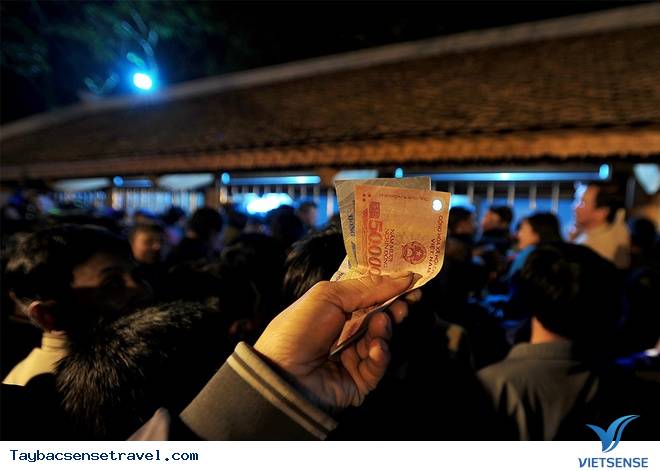 Sự đông đúc của lễ hội khai ấn Đền Trần, Nam Định - Ảnh 5