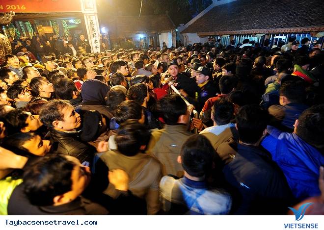 Sự đông đúc của lễ hội khai ấn Đền Trần, Nam Định - Ảnh 4