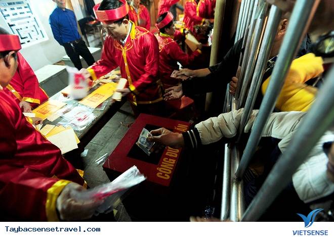 Sự đông đúc của lễ hội khai ấn Đền Trần, Nam Định - Ảnh 7