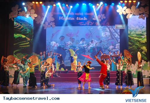 Hà Nội Tổ Chức Chương Trình Nghệ Thuật "Nghĩa Tình Tây Bắc" - Ảnh 1 Hà Nội Tổ Chức Chương Trình Nghệ Thuật "Nghĩa Tình Tây Bắc" - Ảnh 1