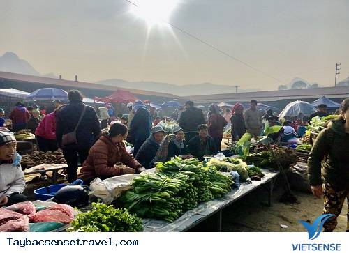 Muôn màu muôn vẻ với phiên chợ vùng cao Mường Khương (Lào Cai) - Ảnh 2
