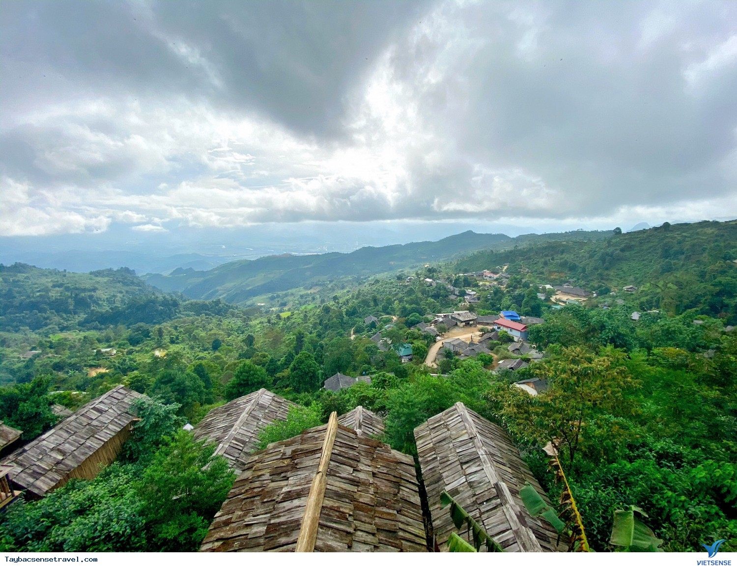 Ngỡ ngàng cung đường vàng đến Mù Cang Chải - Ảnh 2