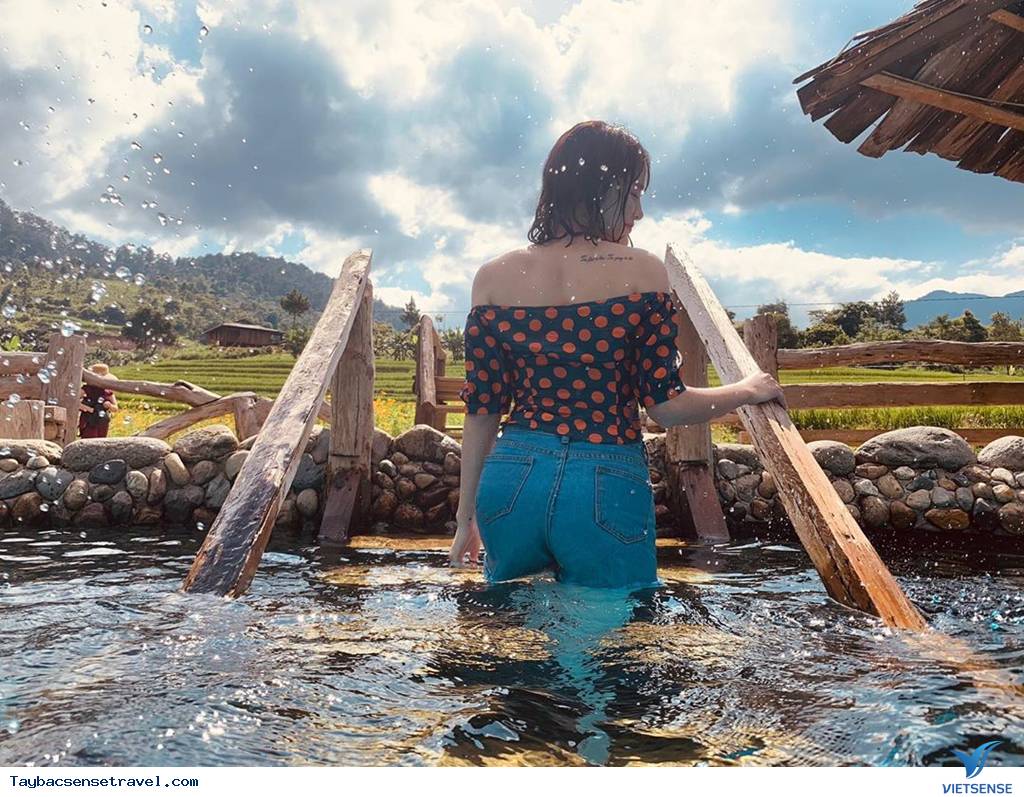Trải nghiệm suối nước nóng Trạm Tấu tại Yên Bái - Ảnh 2 Trải nghiệm suối nước nóng Trạm Tấu tại Yên Bái - Ảnh 2
