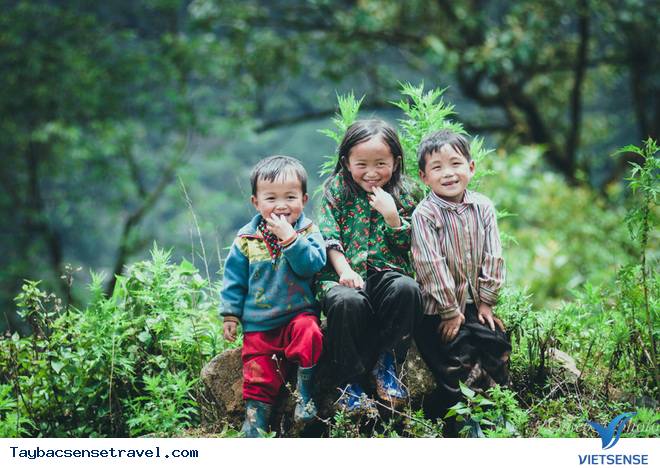 Trèo đèo, lội suối để đến với quê hương của vợ chồng A Phủ - Ảnh 2 Trèo đèo, lội suối để đến với quê hương của vợ chồng A Phủ - Ảnh 2