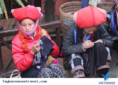 Vẻ Rực Rỡ Của Trang Phục Phụ Nữ Dao Đỏ - Ảnh 3 Vẻ Rực Rỡ Của Trang Phục Phụ Nữ Dao Đỏ - Ảnh 3