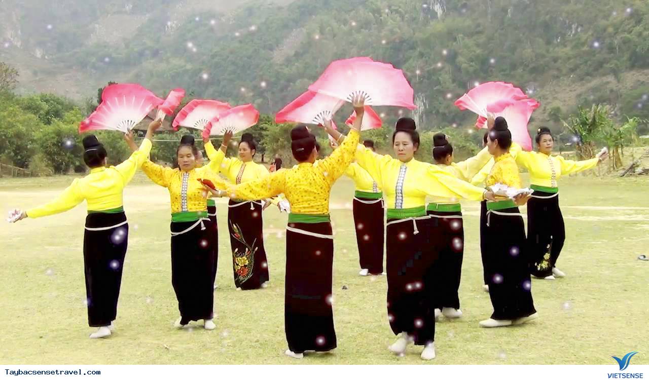 Xòe hoa Mường Lò rực sáng cùng Khánh Ngân 2018 - Ảnh 2