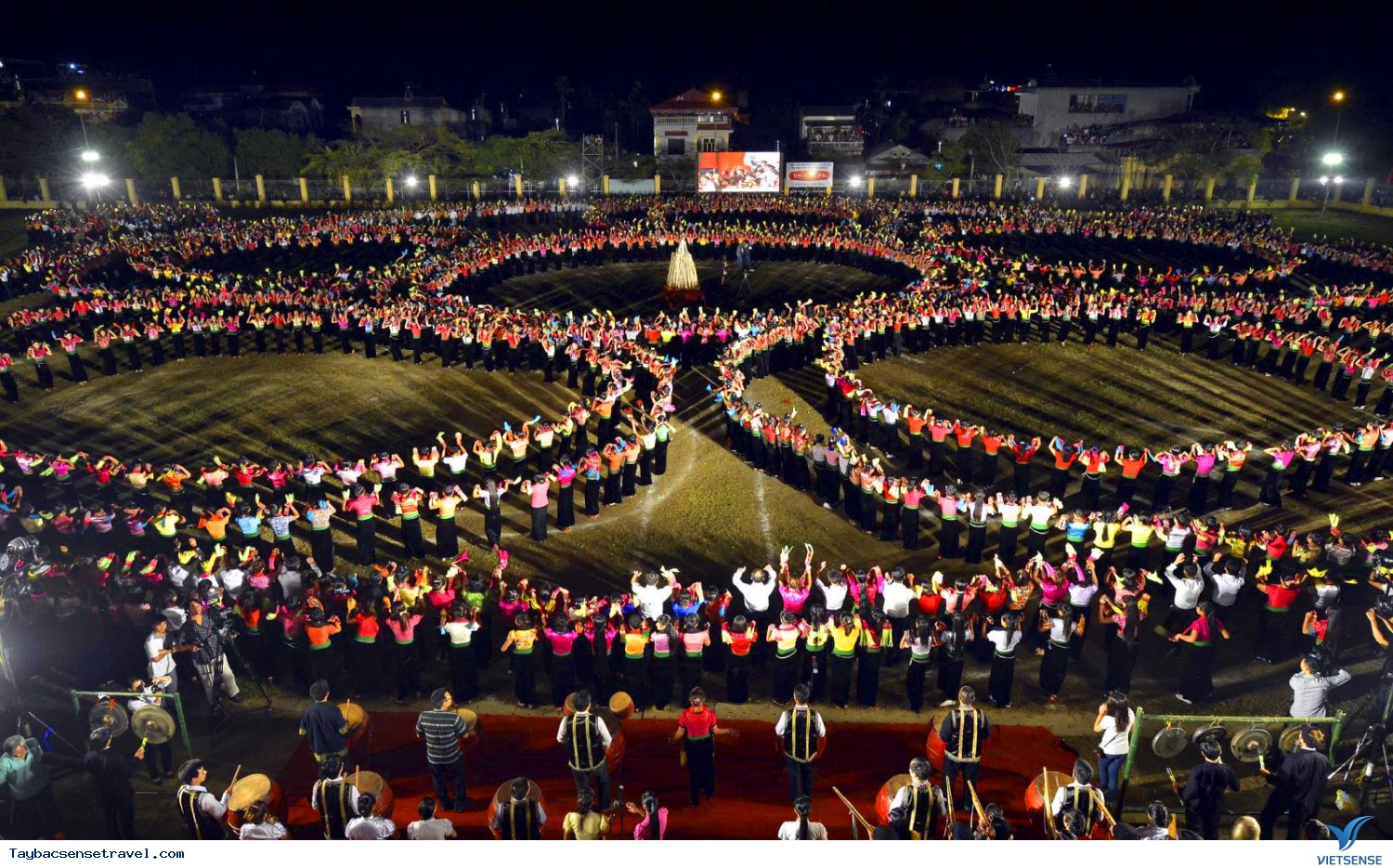 Xòe hoa Mường Lò rực sáng cùng Khánh Ngân 2018 - Ảnh 4