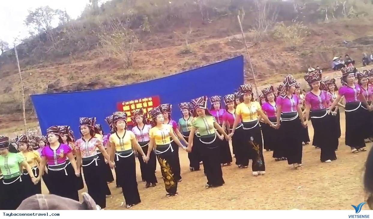 Xòe hoa Mường Lò rực sáng cùng Khánh Ngân 2018 - Ảnh 3